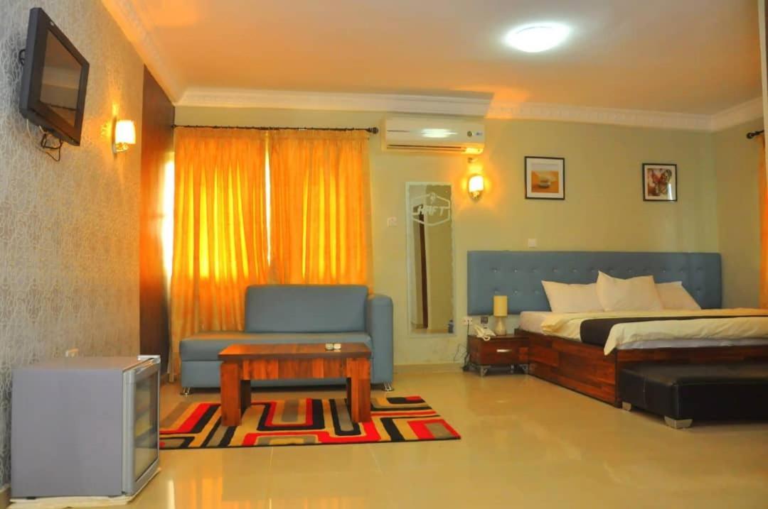 Royal Kaft Hotel Ikorodu Екстериор снимка